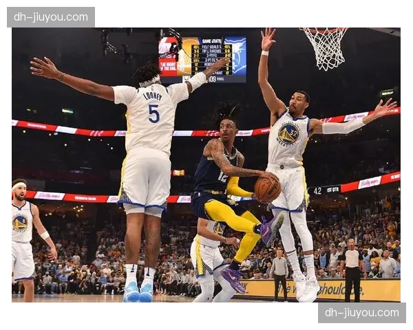 广厦防守策略从紧逼转向联防 侵略性降低但求稳效果待观察